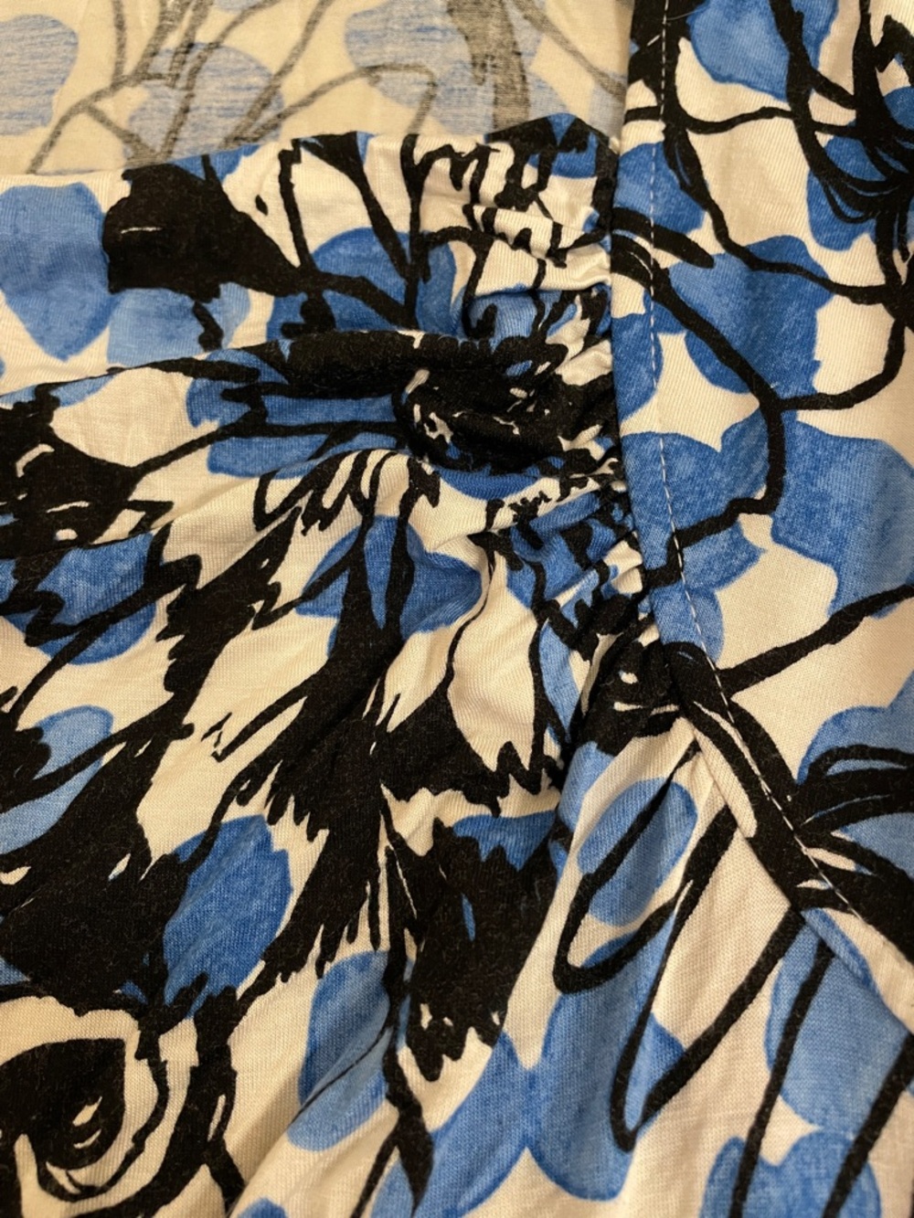 Cable & Gauge Blue Black Floral Tunic Top - Picture 2 of 5